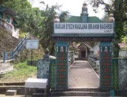 Tradisi Nyekar Makam Syech Maulana Ibrahim Maghribi Awal Ramadhan