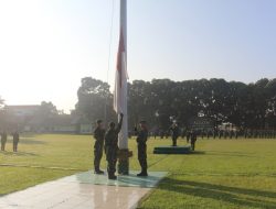 Tanamkan Kedisiplinan, Prajurit Yonarmed 1 Kostrad Laksanakan Upacara Bendera
