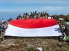 Tandai Hari Bhayangkara ke-79 Polda Aceh Bentangkan Merah Putih di Gunung Leuser
