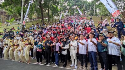 Ribuan Warga Meriahkan Joging Santai Keluarga Damai di Taman Kyai Langgeng