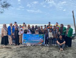 Berikan Edukasi dan Himbauan Kamtibmas di Pantai Lhok Naga Permai, Brimob Laksanakan Patroli SAR