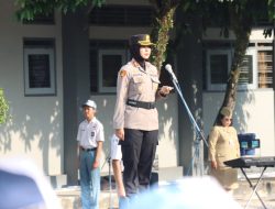 Kapolres Magelang Kota Pimpin Upacara Bendera dan Berikan Motivasi Kepada Pelajar