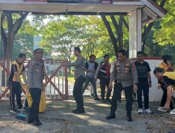 Dalam menyambut HUT RI 80, Polres Bulukumba Gelar Kerja Bakti di Taman Makam Pahlawan Taccorong