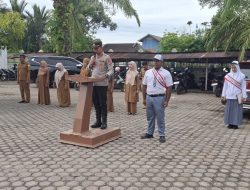 Kapolsek Seunagan Timur Bertindak Jadi Pembina Upacara Di SMA N 2 Seunagan. Tingkatkan Kedisiplinan Belajar