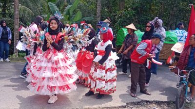 Pertama Digelar, Karnaval dan Kirab Budaya Desa Tampirwetan Candimulyo Berlangsung Meriah