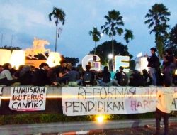 Aksi Kamisan Magelang Bagikan Sayuran dan Gelar Doa Bersama