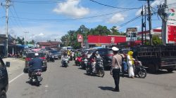 “Antrean Panjang dari Sore hingga Tengah Malam, Pertamina Telat: Dua SPBU Subulussalam Lumpuh, Polisi Turun Tangan!”