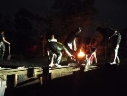 Kala Warga Sudah Terlelap di Keheningan, Satgas TMMD Kodim 0105/Abar Masih Tetap Bekerja Hingga Larut Malam