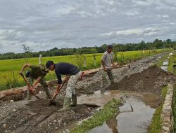 Bara Matahari Tak Sehebat Bara Semangat Personel Satgas TMMD Kodim 0105/Abar di Medan Pengabdian