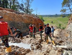 Satgas TMMD ke 127 Kodim 0116 Nagan Raya Tersus cek dan atasi Badan Jalan Tergenang air