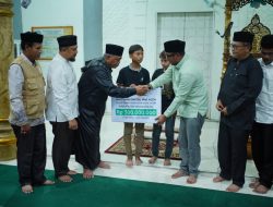 Tim Safari Ramadan Pemerintah Aceh Serahkan Bantuan Rp300 Juta, Wabup Tegaskan Pentingnya Sinergi Pemulihan Bencana
