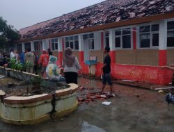 Angin Puting Beliung Rusak Sejumlah Rumah Warga di desa muara dan mertasinga Cirebon