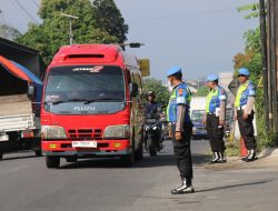 Polresta Magelang Laksanakan Pengamanan Kunker Presiden Prabowo ke Tempuran