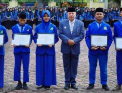Bupati Nagan Raya Beri Penghargaan bagi Siswa-Siswi Berprestasi pada Peringatan Hardiknas 2026